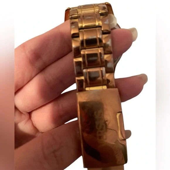 VINTAGE VERSUS VERSACE ROSE GOLD WATCH - Picture 5 of 14